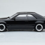 Mercedes 300 CE C124 AMG The Hammer Fekete Otto 1:18 - image 3 of 6