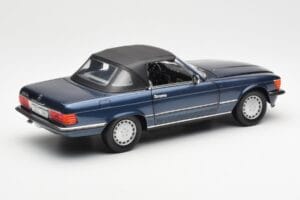 Mercedes 300 SL R107 Tengerész Kék Norev 1:18 183466 Fém – 3. kép a 8-ből
