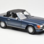 Mercedes 300 SL R107 Tengerész Kék Norev 1:18 183466 - image 6 of 8