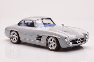 Mercedes 300 SL W198 Gullwing By S-Klub Szürke GT Spirit 1:18 GT418 Gyanta – 4. kép a 6-ből