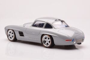 Mercedes 300 SL W198 Gullwing By S-Klub Szürke GT Spirit 1:18 GT418 Gyanta – 5. kép a 6-ből