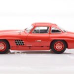 Mercedes 300 SL W198 Gullwing Piros Minichamps 1:18 - image 4 of 8