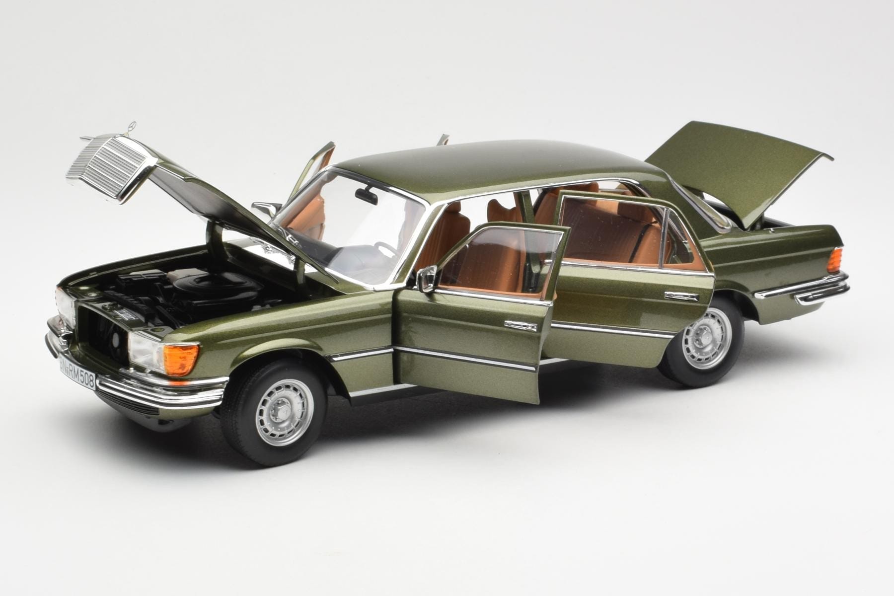 Mercedes 450SEL 6.9 W116 Zöld Metál Norev 1:18 183455 Fém – 2. kép a 8-ből