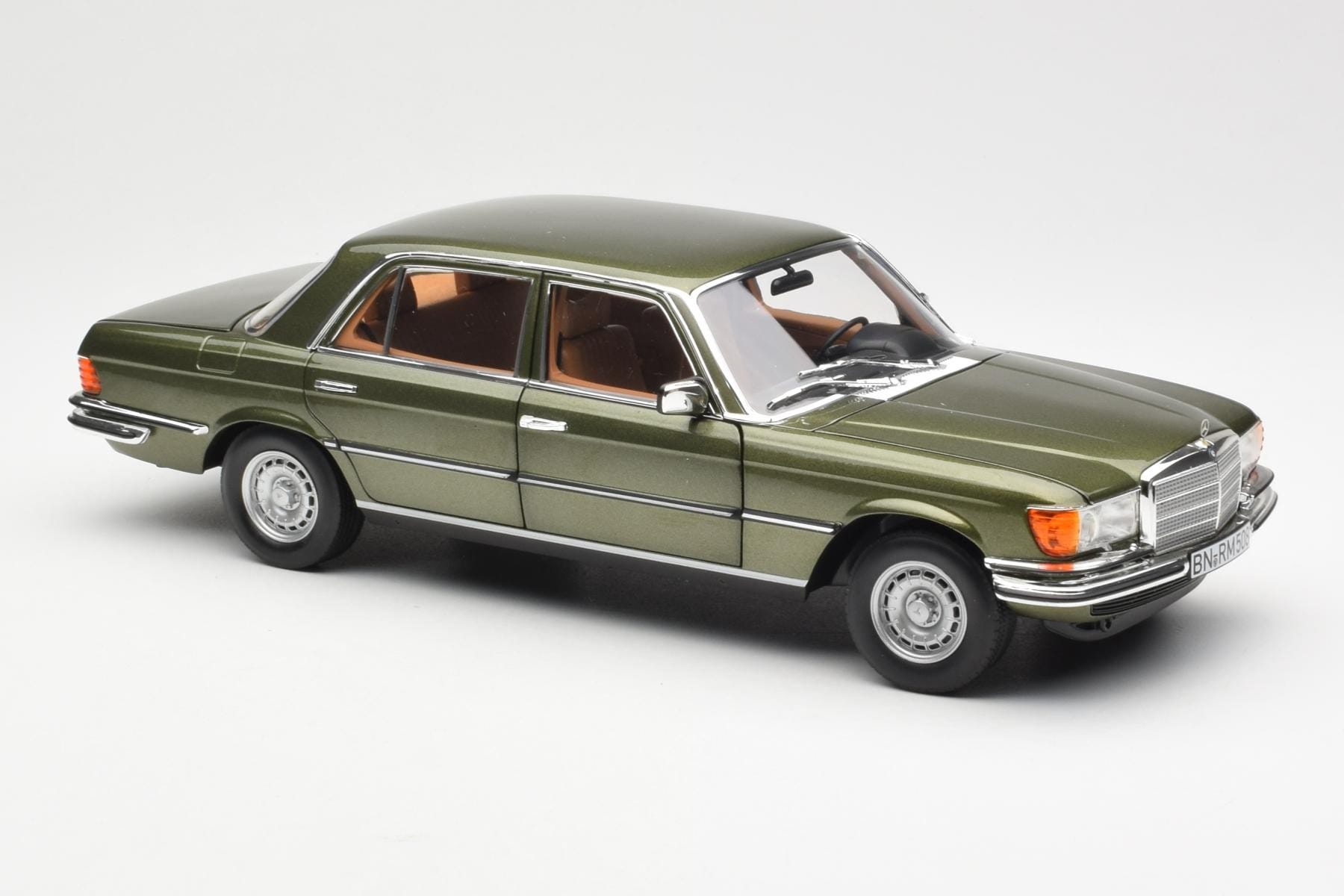 Mercedes 450SEL 6.9 W116 Zöld Metál Norev 1:18 183455 Fém – 6. kép a 8-ből