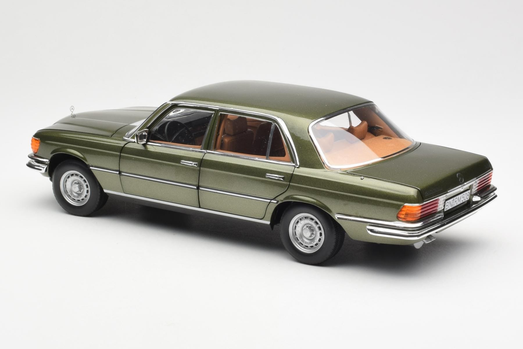 Mercedes 450SEL 6.9 W116 Zöld Metál Norev 1:18 183455 Fém – 7. kép a 8-ből