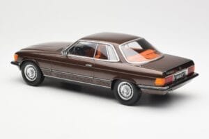 Mercedes 500 SLC C107 Barna KK-Scale 1:18 180851 Fém – 5. kép a 6-ből