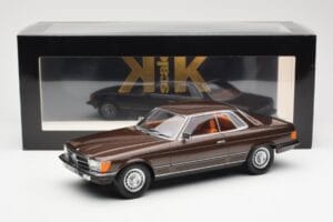Mercedes 500 SLC C107 Barna KK-Scale 1:18 180851 Fém – 6. kép a 6-ből