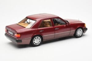 Mercedes 500E W124 Piros Metallic Kereskedői Kiadás Norev 1:18 B66040699 Fém – 3. kép a 8-ből