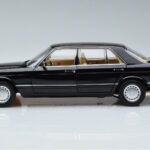 Mercedes 560 SEL W126 Fekete Norev 1:18 - image 4 of 7