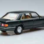 Mercedes 560 SEL W126 Sötétzöld Metál Norev 1:18 - image 3 of 7