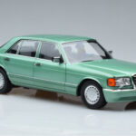 Mercedes 560 SEL W126 Világoszöld Norev 1:18 - image 5 of 7