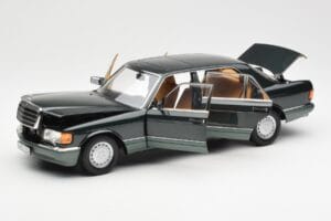 Mercedes 560 SEL W126 Night Zöld Metál Dealer Edition Norev 1:18 B66040626 Fém – 2. kép a 8-ből