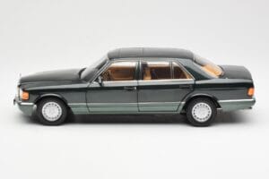 Mercedes 560 SEL W126 Night Zöld Metál Dealer Edition Norev 1:18 B66040626 Fém – 4. kép a 8-ből