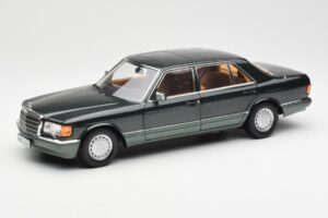 Mercedes 560 SEL W126 Night Zöld Metál Dealer Edition Norev 1:18 B66040626