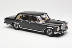 Mercedes 600 SWB W100 Fekete KK-Scale 1:18 180601 Fém – 4. kép a 6-ből