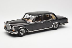 Mercedes 600 SWB W100 Fekete KK-Scale 1:18 180601