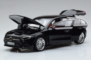 Mercedes A-Class W177 AMG Line Norev 1:18 183861 Fém – 2. kép a 7-ből