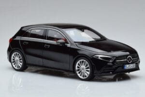Mercedes A-Class W177 AMG Line Norev 1:18 183861 Fém – 5. kép a 7-ből