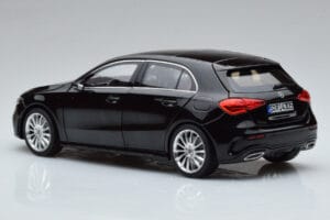 Mercedes A-Class W177 AMG Line Norev 1:18 183861 Fém – 6. kép a 7-ből