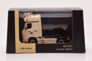 Mercedes Actros Gigaspace IAA 2012 Taxi NZG 1:50 MM0015 Fém – 4. kép a 4-ből