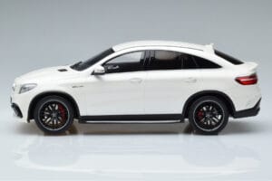 Mercedes AMG GLE 63S C292 Coupe Fehér GT Spirit 1:18 B66965706 Gyanta – 3. kép a 6-ből