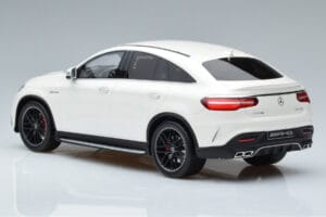 Mercedes AMG GLE 63S C292 Coupe Fehér GT Spirit 1:18 B66965706 Gyanta – 5. kép a 6-ből