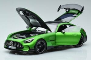 Mercedes AMG GT C190 Black Series Zöld Hell Magno Limitált Kiadás Norev 1:18 183903 Fém – 2. kép a 7-ből