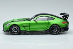 Mercedes AMG GT C190 Black Series Zöld Hell Magno Limitált Kiadás Norev 1:18 183903 Fém – 4. kép a 7-ből