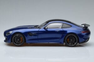 Mercedes AMG GT R C190 Brilliáns Kék AUTOart 1:18 76334 Fém – 4. kép a 7-ből