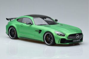Mercedes AMG GT R Zöld GT Spirit 1:18 GT179 Gyanta – 4. kép a 6-ből