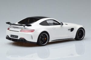 Mercedes AMG GT R Fehér GT Spirit 1:18 KJ021 Gyanta – 2. kép a 6-ből