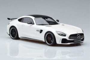 Mercedes AMG GT R Fehér GT Spirit 1:18 KJ021 Gyanta – 4. kép a 6-ből