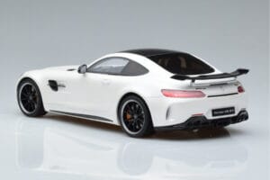 Mercedes AMG GT R Fehér GT Spirit 1:18 KJ021 Gyanta – 5. kép a 6-ből