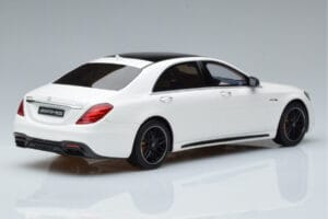 Mercedes AMG S63 W222 Diamond Fehér GT Spirit 1:18 B66965714 Gyanta – 2. kép a 6-ből