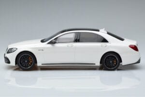 Mercedes AMG S63 W222 Diamond Fehér GT Spirit 1:18 B66965714 Gyanta – 3. kép a 6-ből