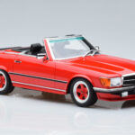 Mercedes AMG SL500 R107 Piros Otto 1:18 - image 4 of 6