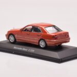Mercedes C-Class W202 C220 Narancssárga Metál Dealer Edition Minichamps 1:43 - image 3 of 4