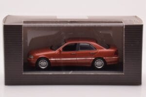 Mercedes C-Class W202 C220 Narancssárga Metál Dealer Edition Minichamps 1:43 B66005747 Fém – 4. kép a 4-ből