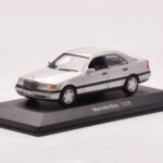 Mercedes C-Class W202 C220 Ezüst Minichamps 1:43 - image 2 of 4