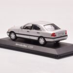 Mercedes C-Class W202 C220 Ezüst Minichamps 1:43 - image 3 of 4