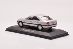 Mercedes C-Class W202 C220 Ezüst Minichamps 1:43 B66005705-M1 Fém – 3. kép a 4-ből