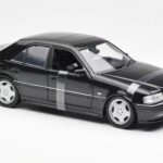 Mercedes C-Class W202 C36 AMG Fekete Metál UT Models 1:18 - image 4 of 6