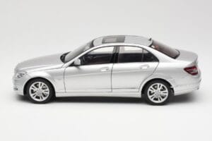 Mercedes C-Class W204 Avantgarde Ezüst AUTOart 1:18 B66962368 Fém – 4. kép a 8-ből