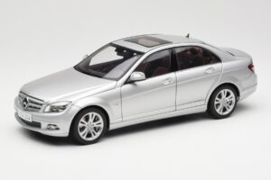 Mercedes C-Class W204 Avantgarde Ezüst AUTOart 1:18 B66962368