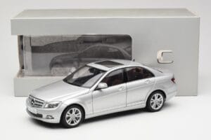 Mercedes C-Class W204 Avantgarde Ezüst AUTOart 1:18 B66962368 Fém – 8. kép a 8-ből