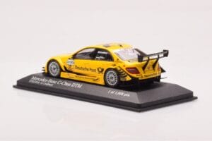 Mercedes C-Class W204 DTM Deutsche Post AMG Mercedes #17 D. Coulthard DTM 2010 Minichamps 1:43 400103817 Fém – 3. kép a 4-ből