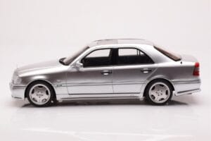 Mercedes C36 AMG W202 Ezüst Otto 1:18 OT443 Gyanta – 3. kép a 6-ből