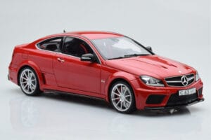 Mercedes C63 AMG W204 Black Series Piros GT Spirit 1:18 GT065 Gyanta – 4. kép a 6-ből