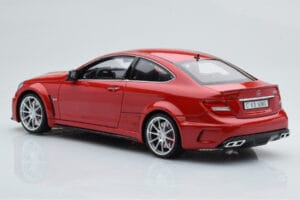 Mercedes C63 AMG W204 Black Series Piros GT Spirit 1:18 GT065 Gyanta – 5. kép a 6-ből