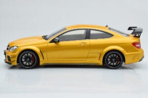 Mercedes C63 AMG W204 Black Series Arany GT Spirit 1:18 GT034 Gyanta – 3. kép a 6-ből